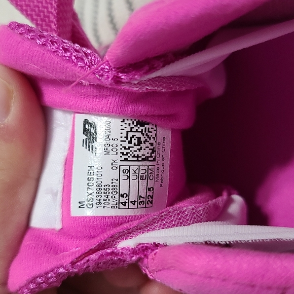 Pink new balance shoes - Picture 3 of 4